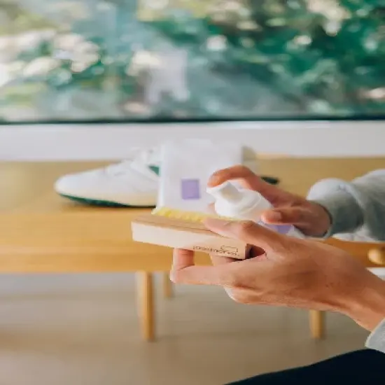 Jason Markk Durable Cleaning Brush with Stiff Bristles image {2}