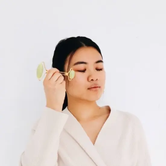 Mei Apothecary Jade Facial Roller Beauty Tool - 1ct image {2}