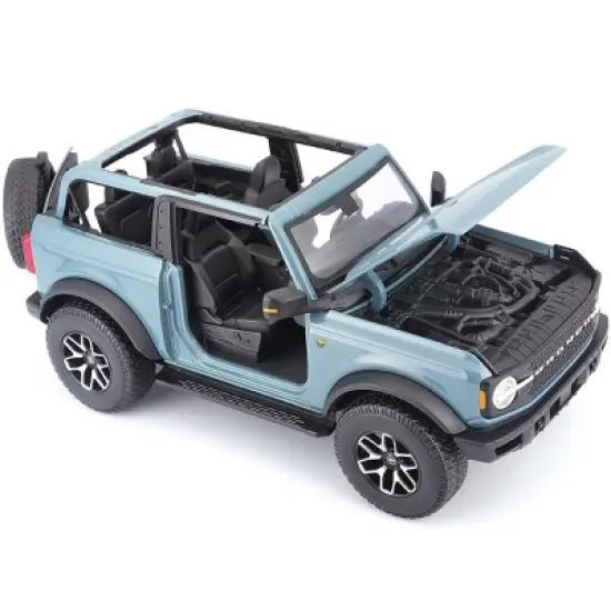 2021 Ford Bronco Badlands Blue "Special Edition" 1/18 Diecast Model Car by Maisto image {1}