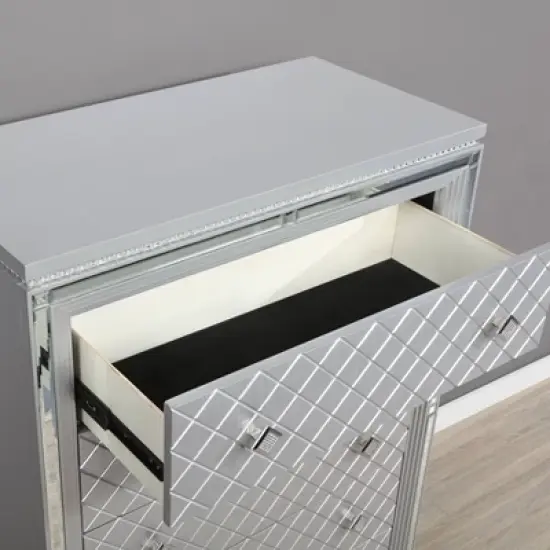 6pc Tenaya Bedroom Set Silver/Gray - HOMES: Inside + Out image {10}