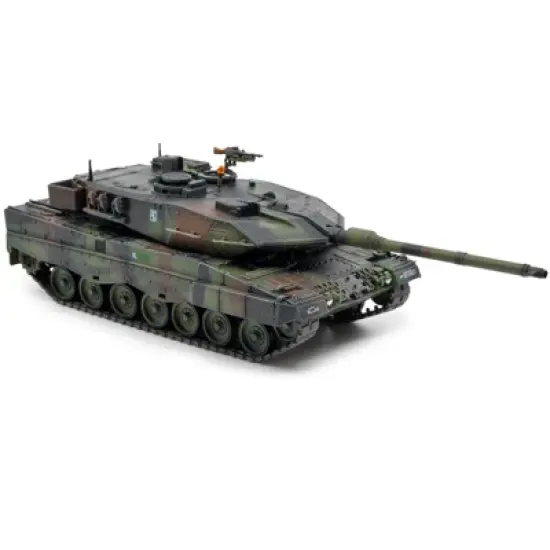 Dutch Royal Netherlands Army Leopard 2A6NL Main Battle Tank  Woodland Camouflage 1/72 Diecast Model by Panzerkampf image {1}