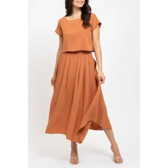 August Sky Women's Batwing Top and Pleated Skirt Set image {7}