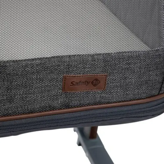 Safety 1st Slumber-and-Play Bassinet - Smoked Pecan image {10}
