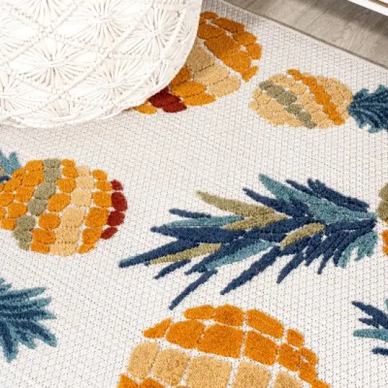 Ananas Bold Pineapple High-Low Indoor/Outdoor Area Rug - JONATHAN Y image {2}