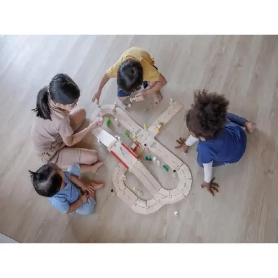 Plantoys| Rubber Road & Rail Set - Medium image {7}