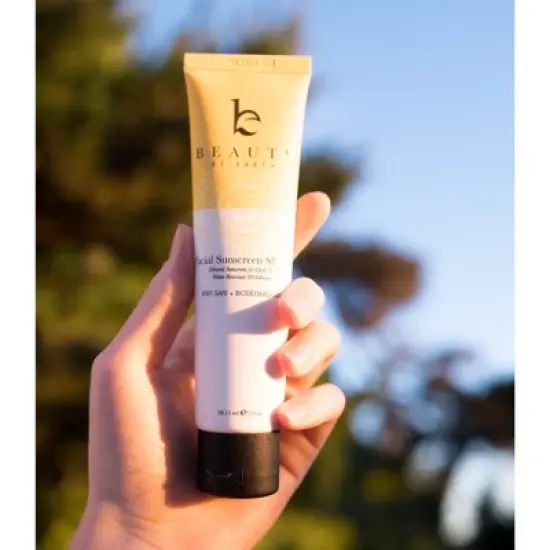 Beauty by Earth Facial Sunscreen - SPF 20 image {10}