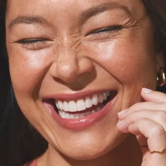 Well People Bio Bronzing Priming Serum - 1.7 fl oz image {9}