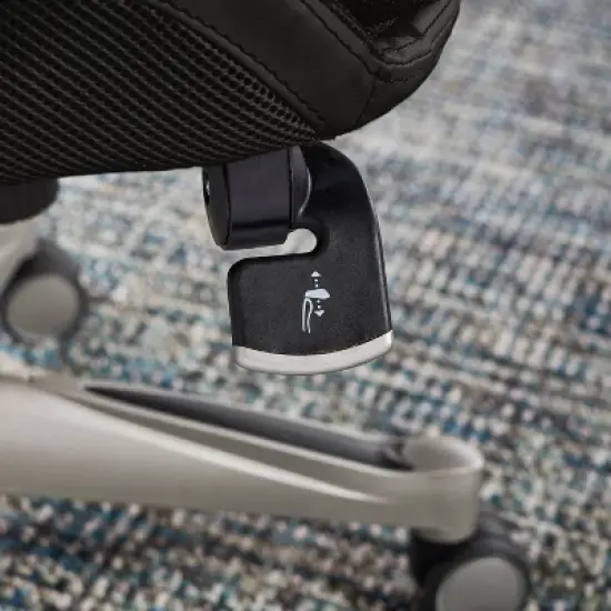 Back N Motion Health & Wellness Managers Chair Black Leather - Serta image {10}