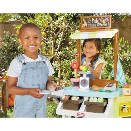 Little Tikes 3-in-1 Garden to Table Market image {2}