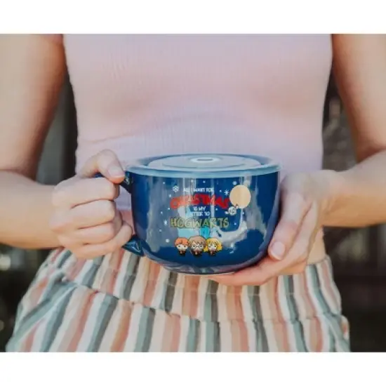 Silver Buffalo Harry Potter Holiday Golden Trio Soup Mug With Vented Lid | Holds 24 Ounces image {3}