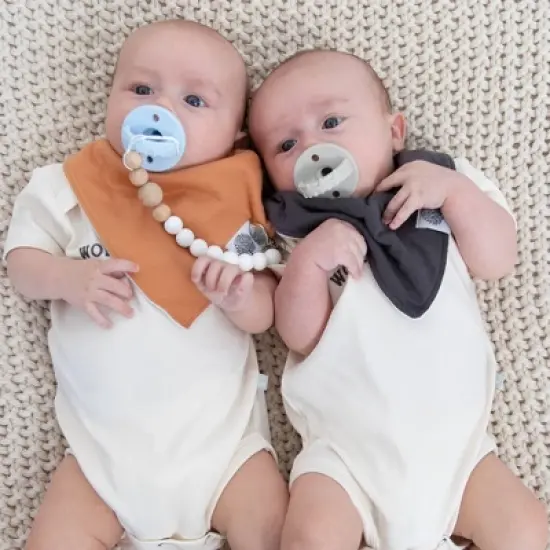 Ulubulu Silicone Teether & Pacifier Clip image {1}