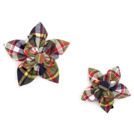 The Worthy Dog Olive Plaid Adjustable Flower Collar Accessory image {1}