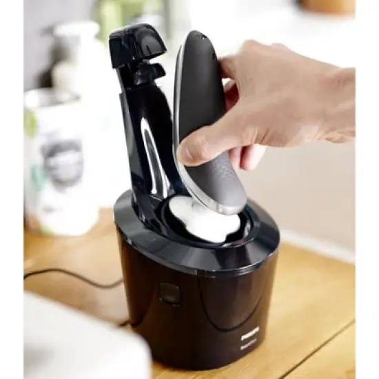 Philips Norelco 7500 for Sensitive Skin Wet & Dry Men's Rechargeable Electric Shaver - S7371/84 image {5}