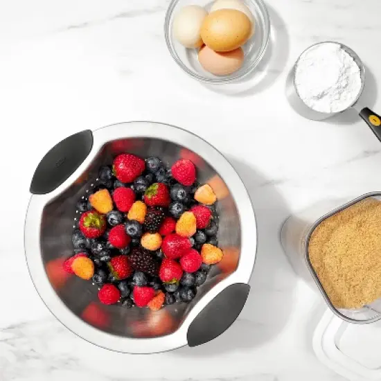 OXO 3Qt Stainless Steel Colander: Dishwasher-Safe Pasta Strainer, Light Silver, 9.6" Width, 3Qt Capacity image {6}