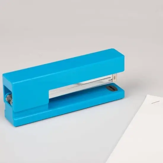 JAM Paper Modern Desk Stapler - Blue: Office Supplies, Plastic, Clips & Fasteners, JAM Desk Supplies image {4}