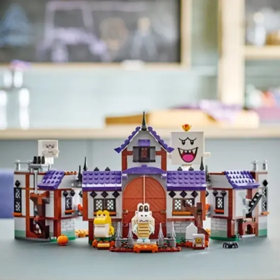 LEGO Super Mario King Boo's Haunted Mansion Set and Ghost Toy 71436 image {9}