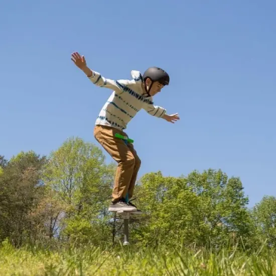 HearthSong Jump2It Performance-Level Sport Pogo Stick for Kids image {2}