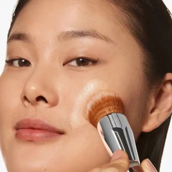 Clinique Foundation Buff Brush image {1}
