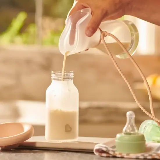 Munchkin Silicone Manual Breast Pump - 1oz image {2}