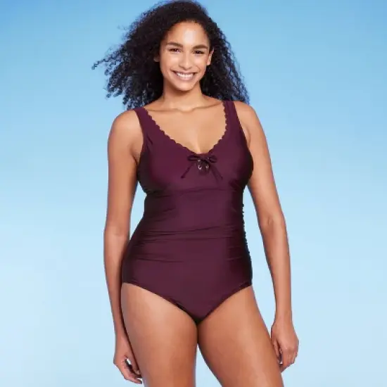 Women's Grommet Scallop Full Coverage One Piece Swimsuit - Kona Sol&trade; image {2}