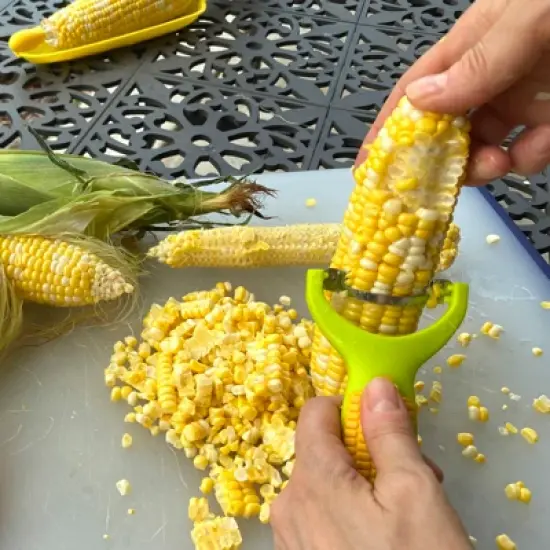 R&M International Corn Desilker and Stripper Kitchen Tool Set image {3}