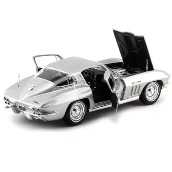 1965 Chevrolet Corvette Silver "Special Edition" 1/18 Diecast Model Car by Maisto image {2}