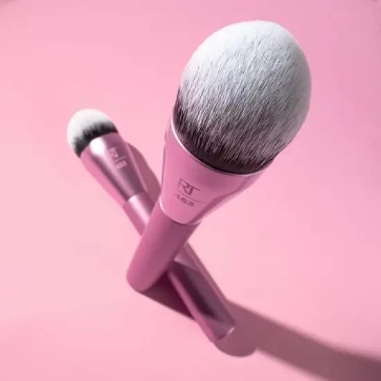 Real Techniques Power Pigment Blush Makeup Brush image {6}