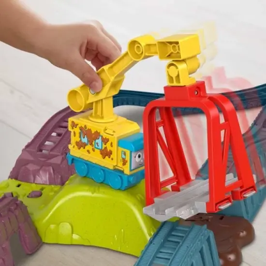 Thomas & Friends Launch & Loop Maintenance Yard Trackset image {3}
