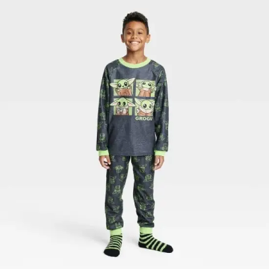 Boys' Star Wars: The Mandalorian The Child Pajama Set with Cozy Socks - Gray image {4}