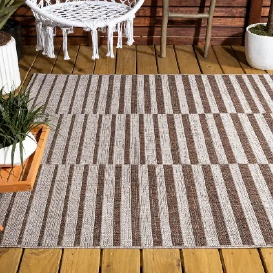 Sukie Modern Offset Stripe Indoor/Outdoor Area Rug - JONATHAN Y image {5}