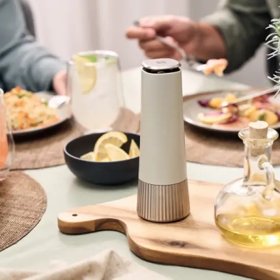 ZWILLING Spices Upside-Down Manual 2-pc Spice Mill Set, Black & Ivory image {4}