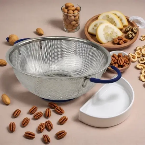 SAMMART Perforated Stainless Steel Sheet Colander with Handle - Strainer for Pasta, Noodle and Fruits image {3}