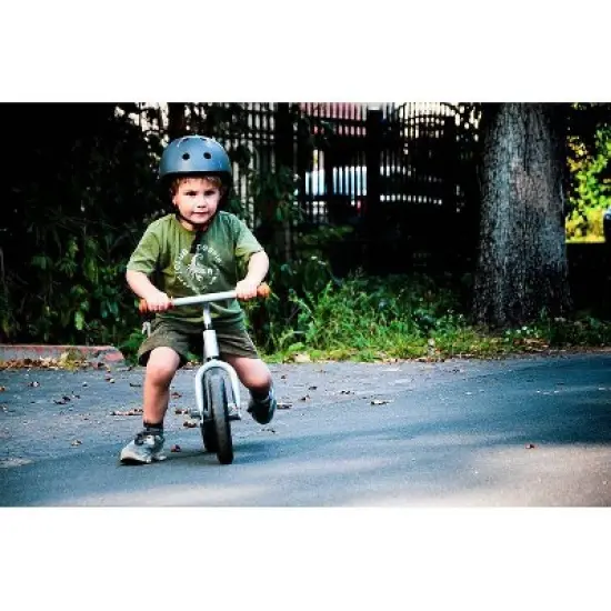 Chillafish Charlie 10" Kids' Balance Bike image {3}