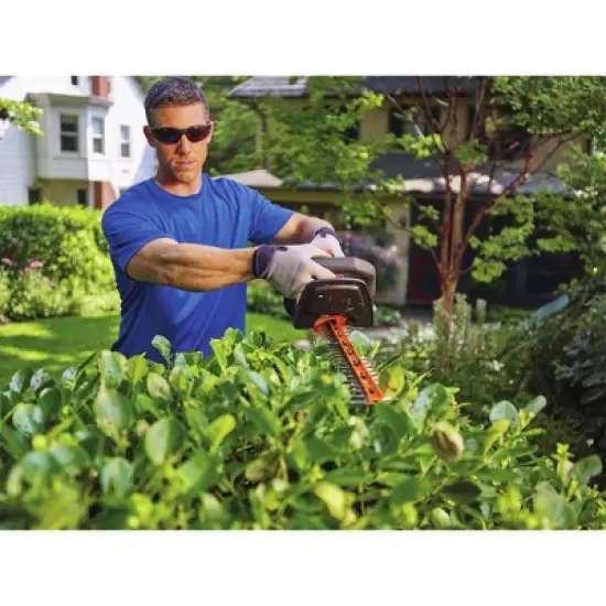 Black & Decker 20V MAX Cordless Lithium-Ion POWERCOMMAND 22" Hedge Trimmer image {4}