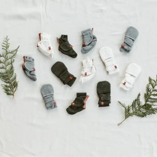 Goumikids Organic Cotton Knit Stay-On Baby Mitts image {2}