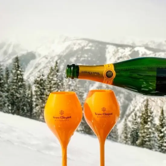 Veuve Clicquot Yellow Label Brut Champagne - 750ml Bottle image {4}