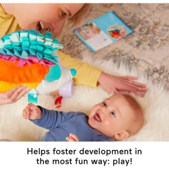 Fisher-Price Newborn Baby Kit Let&rsquo;s Snuggle & Play Set, Developmental Toys with Activity Guide for Infants image {4}