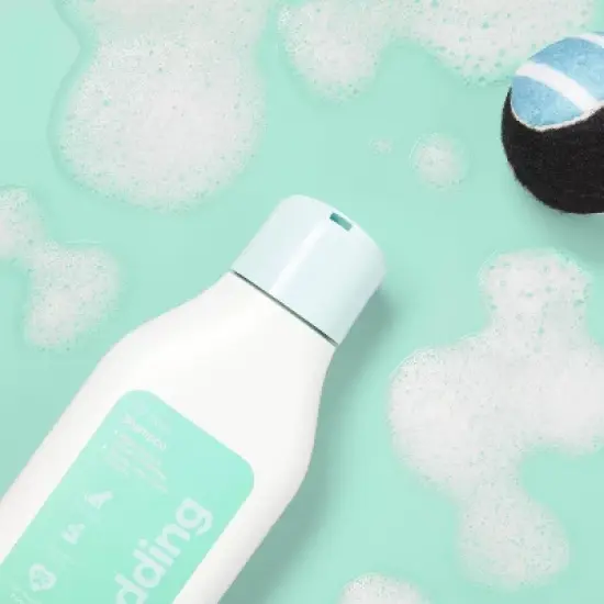 De-Shedding Dog Shampoo - up&up&trade; 22 fl oz image {1}