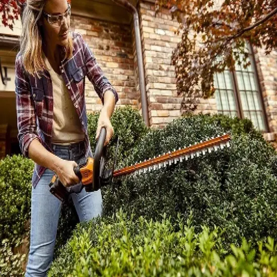 Worx WG261 20V Power Share 22" Cordless Hedge Trimmer image {7}