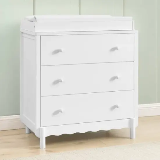Delta Children William 3 Drawer Dresser with Changing Top image {17}