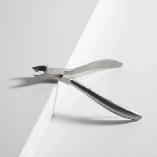 Trim Stainless Steel Slant Tip Cuticle Nipper image {4}