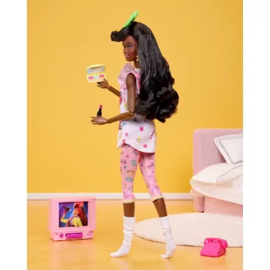 Barbie Signature Rewind Slumber Party Collector Doll image {4}