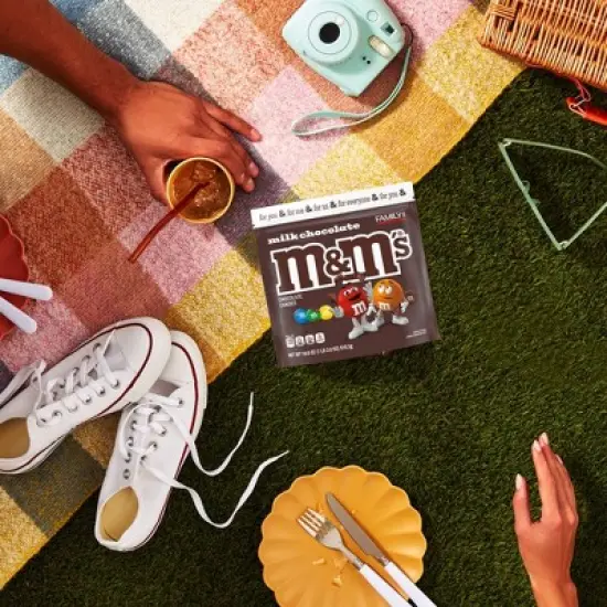 M&M's Family Size Milk Chocolate Candy - 18oz image {6}
