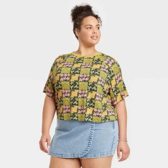 Latino Heritage Month Women's Short Sleeve Cropped T-Shirt - Olive Green Floral image {5}