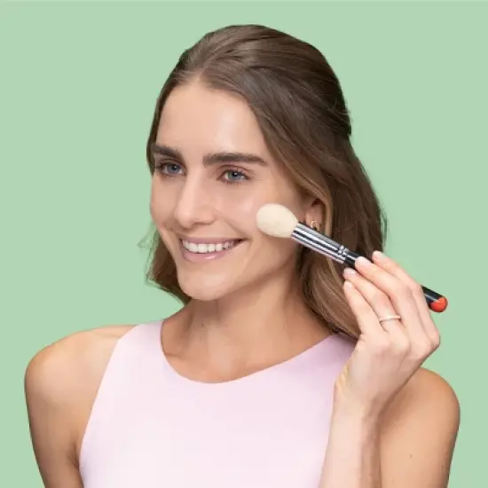 Neutrogena SkinClearing Mineral Powder image {8}