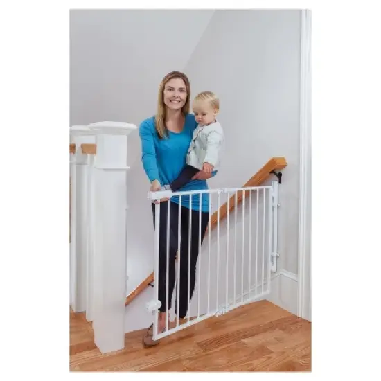 Safety 1st Ready to Install Gate, Fits between 29" and 42" image {1}