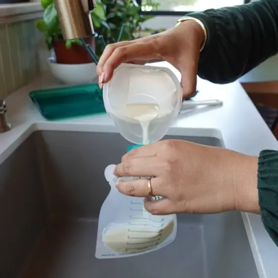 WILLOW Passive Manual Breast Pump - 3oz image {4}