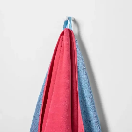 WOW Reversible Beach Towel Red - Sun Squad&trade;: 100% Cotton, Lightweight, Machine Washable, OEKO-TEX Certified image {1}