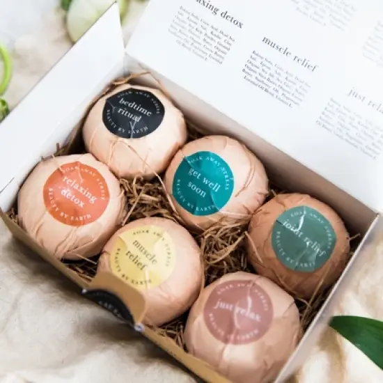 Beauty by Earth Aromatherapy Bath Bombs image {3}