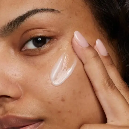 No7 Derm Solutions Daily Lightweight Moisturiser - Oily and Blemish Prone Skin - 3oz image {2}
